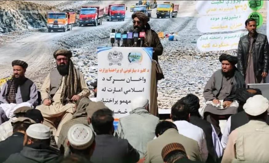 د واخان سړک د پرانېستې مراسمو کې د طالب چارواکو ګډون