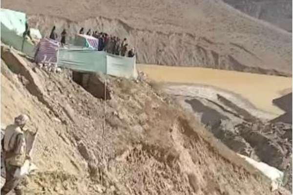 د بدخشان د ارغنجخواه په شېوه کې د سرو زرو د کان پر سر نښته شوې