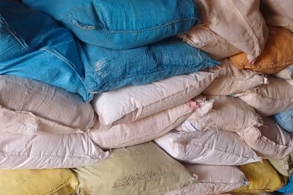 طالبان وایي، په فراه او نیمروز کې د نشهیي توکو سلګونه کیلو ګرامه کیمیاوي توکي نیول شوي