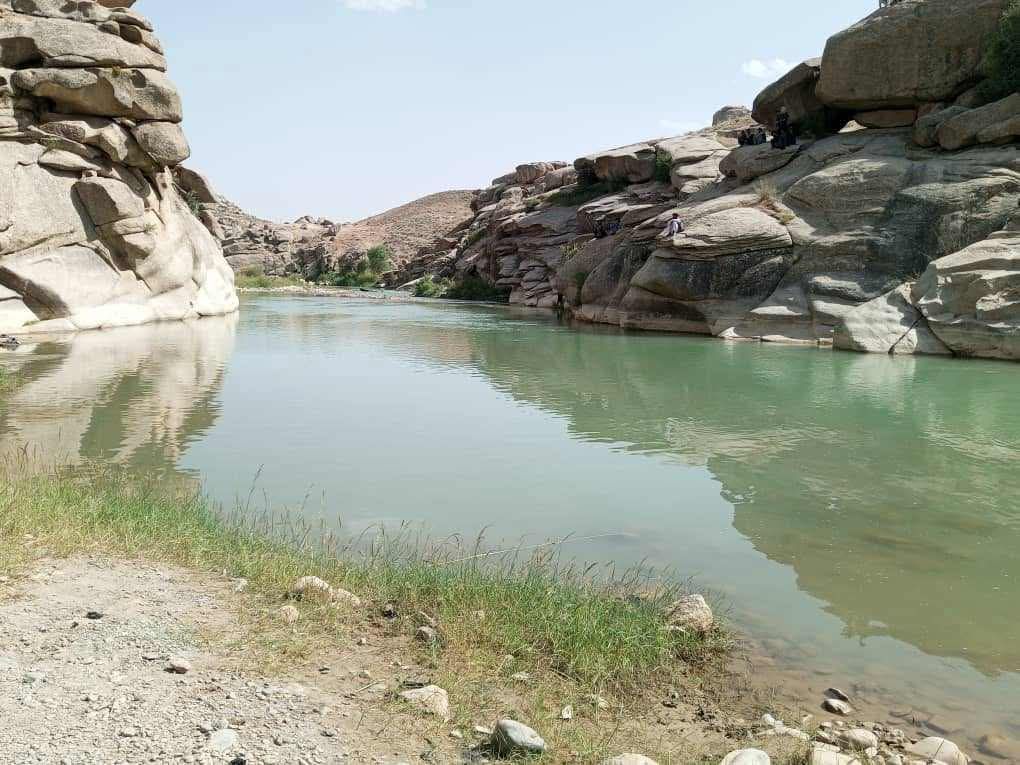 طالبان: په دایکندي کې درې کسان سیند کې د لامبو پر مهال اوبو ډوب کړي‌ او مړه شوي دي