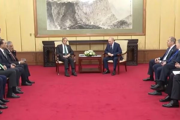 شهباز شريف وبوتين يبحثان مشروع "الممر العابر لأفغانستان"