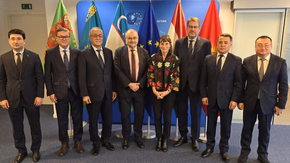 نمایندگان اتحادیه اروپا و کشورهای آسیای میانه درباره افغانستان گفتوگو کردند