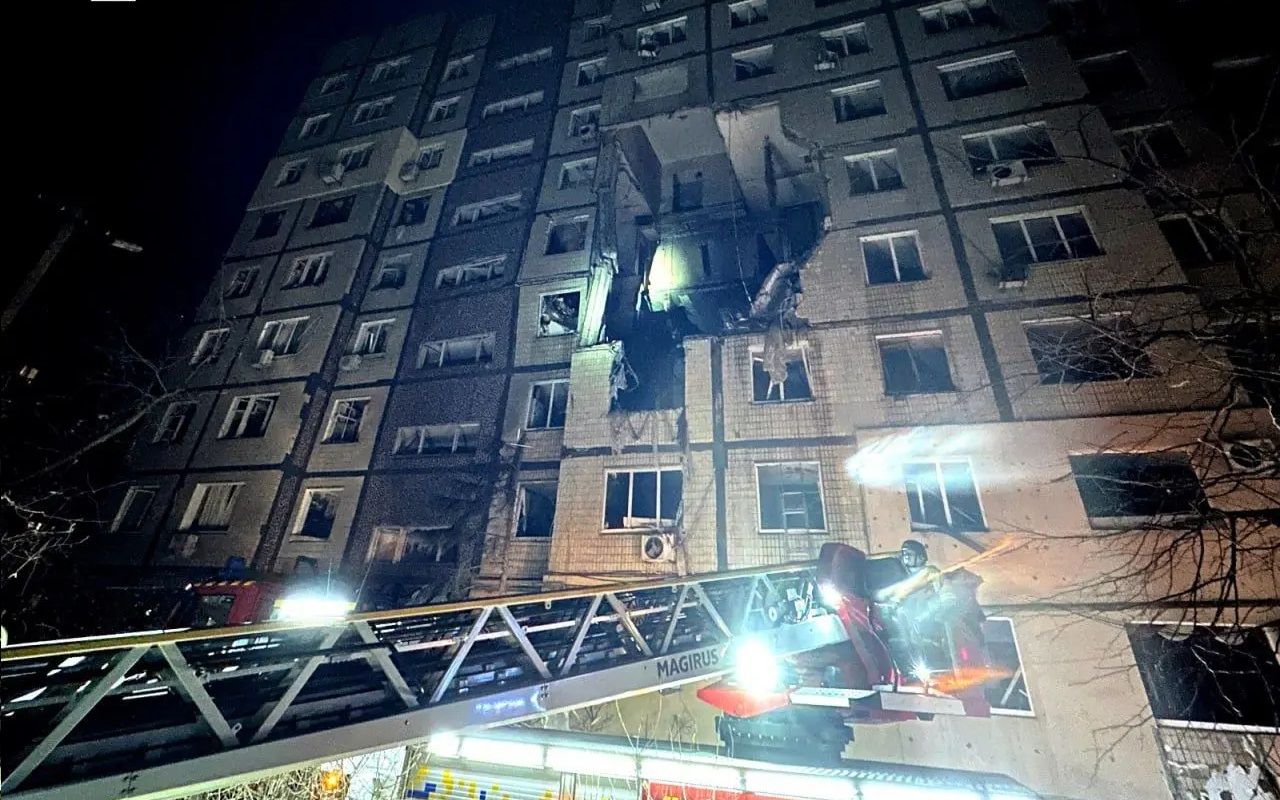 د روسیې ډرون الوتکو د اوکراین ډنیپرو ښار کې یو کس وژلی او ۱۰ نور ټپیان دي