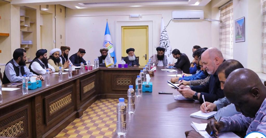 د طالبانو اقتصاد وزیر له نړيوالو ادارو وغوښتل چې تورخم او بولدک کې د کډوالو ثبت ګړندی کړی