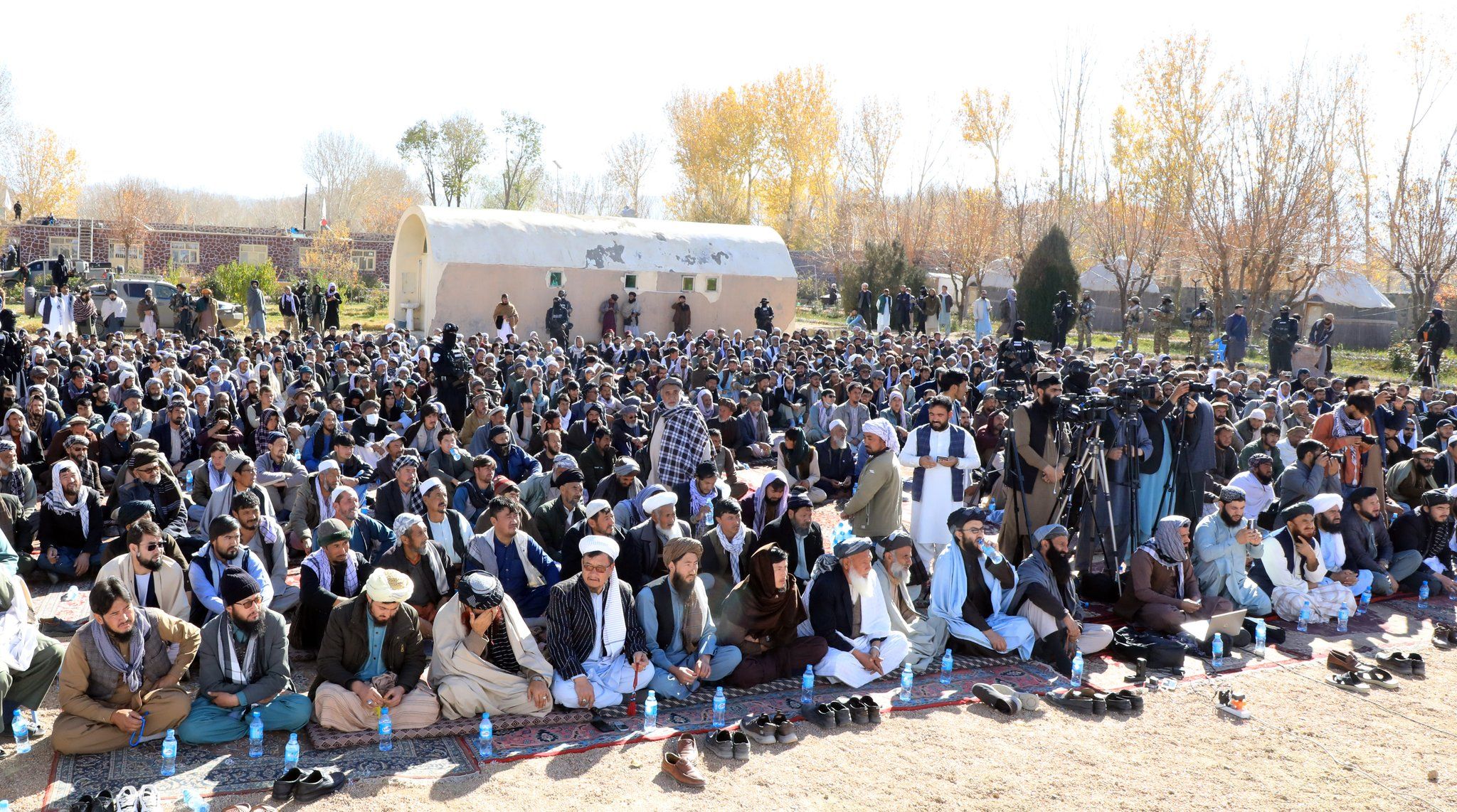 مولوي کبیر په بامیان کې: پخواني چارواکي او مسوولان کولای شي هېواد ته راستانه شي