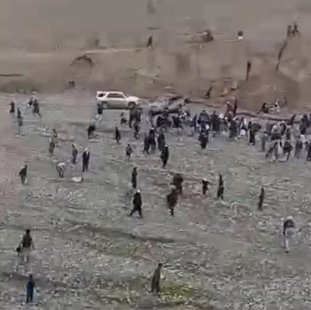 «حرب الذهب» في تخار: اشتباكات بين سكان محليين وشركة مرتبطة بطالبان