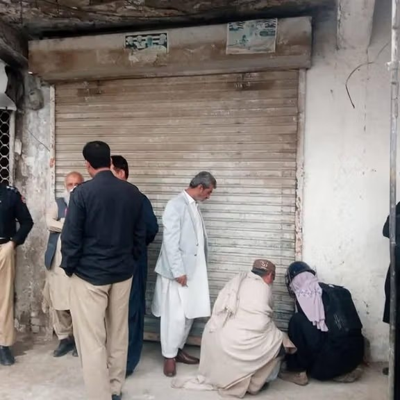 په تېره یوه اونۍ کې؛ په چمن کې د افغان کډوالو ۱۲۴ هټۍ، مارکېټونه او پمپونه تړل شوي دي