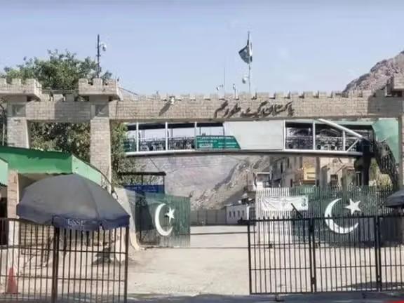 طالبان: د تورخم دروازه به نن ماسپښین د تګ راتګ لپاره پرانیستل شي