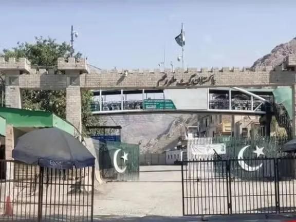 طالبان: د تورخم دروازه به نن ماسپښین د تګ راتګ لپاره پرانیستل شي