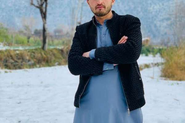 ناپېژاندو وسلهوالو په ننګرهار کې یو ځوان په ډزو وژلی دی