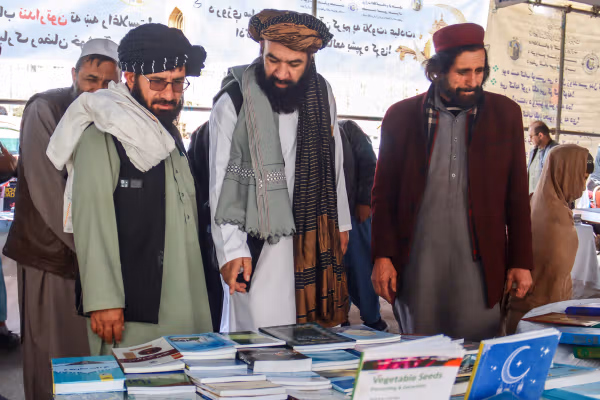 روز جهانی کتاب؛ طالبان میگوید دهها عنوان کتاب «خلاف اصول» را جمعآوری کرده است