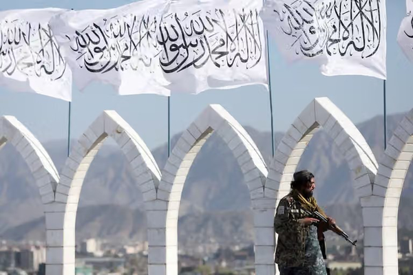 جبهة أفغانستان المتحدة: 180 عالماً من أنحاء أفغانستان أفتوا بدعم القتال ضد طالبان