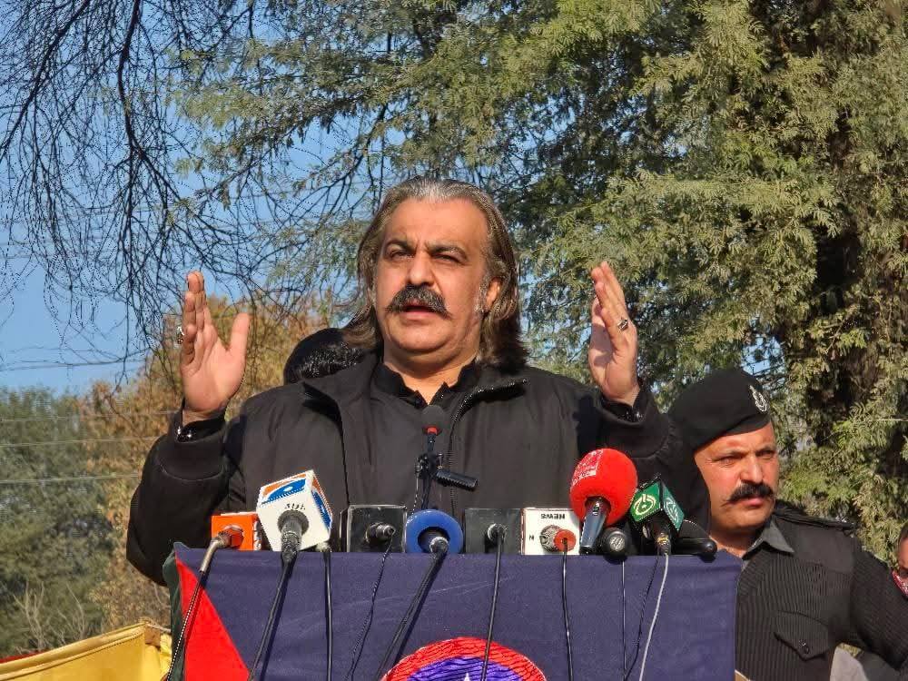 وزیر ارشد خیبرپختونخوا: طالبان افغان با مذاکره موافقت کرده اما حکومت فدرال همکاری نمی‌کند