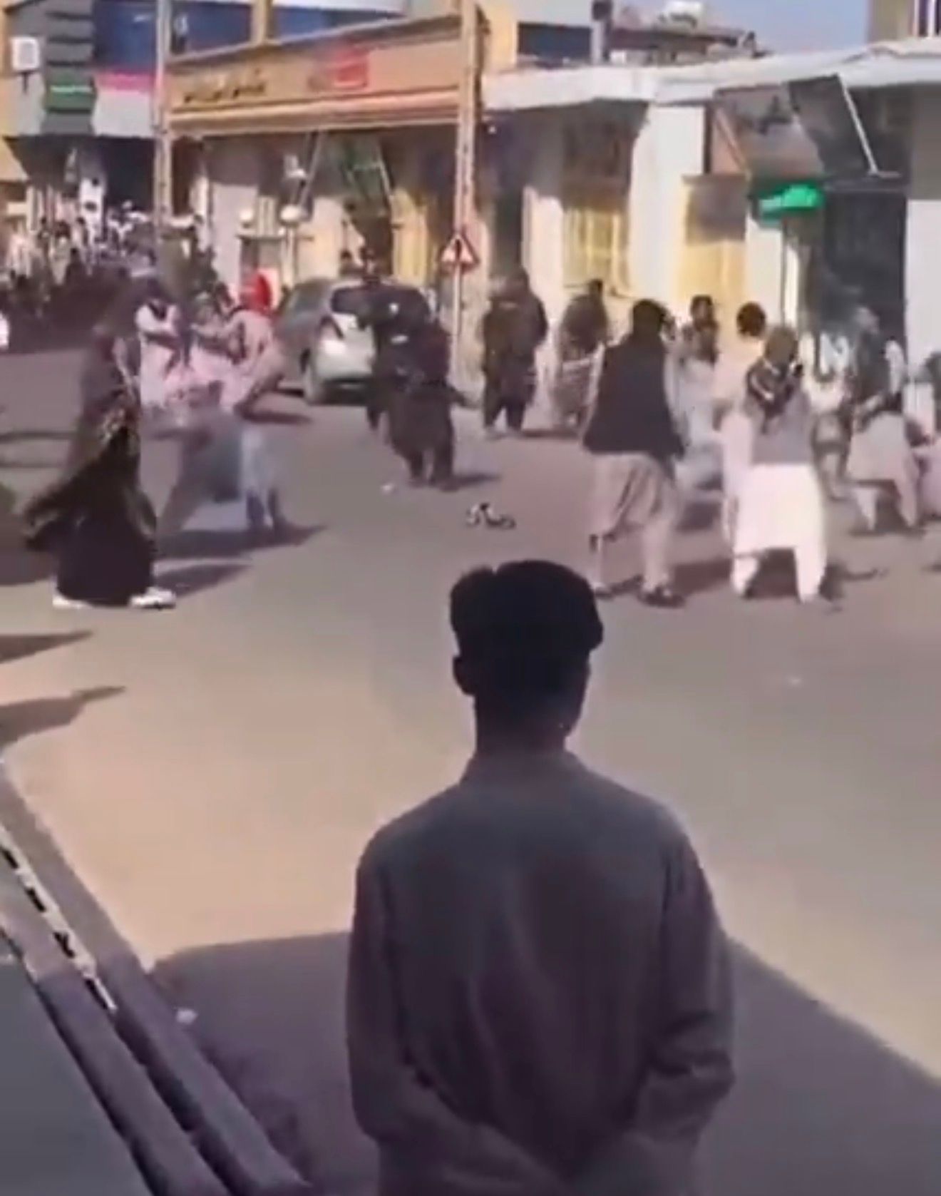 په هرات کې د ښځو د ځپنې غچ اخیستنه؛ مقاومت جبهې طالبانو ته د زیان اړولو خبرداری ورکړ