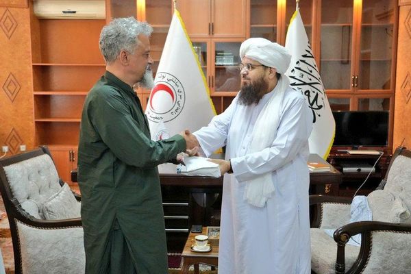 طالبان وايي د جرمني د سولې کلي مرستندویه بنسټ له سرې میاشتې سره ۲۰ زره یورو مرسته وکړه