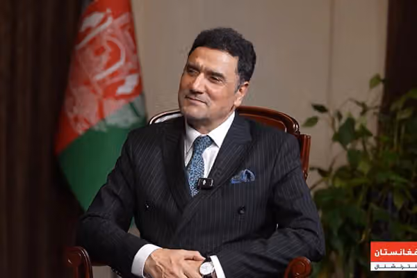 سفیر افغانستان در دوشنبه میگوید پیشنهاد همکاری با طالبان را رد کرده است