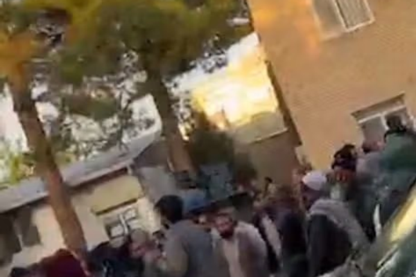 منظمة "رواداري" تصف إطلاق النار على الشيعة في هرات بأنه إجراء "هادف"