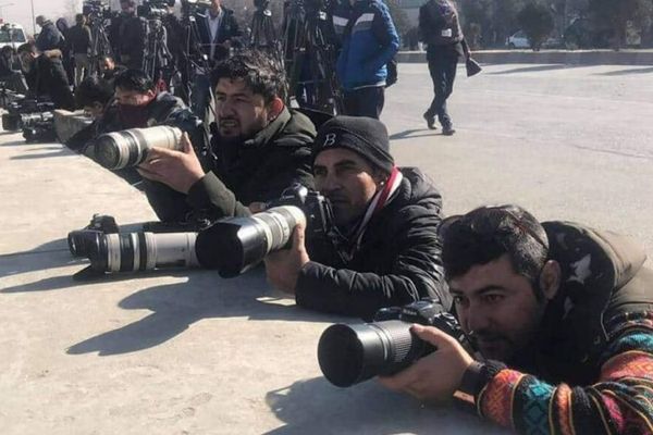 طالبان د رسنیو ستاینه کوي، خو د سانسور او محدودیتونو حقیقت لا هم نه دی بدل شوی