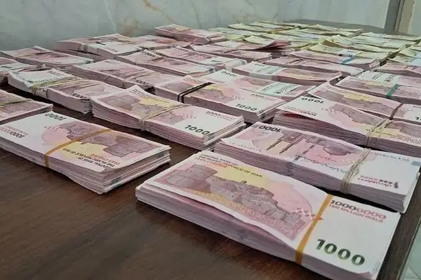 مسؤول إيراني: إحباط تهريب 180 مليار تومان عبر حدود دوغارون منذ بداية العام