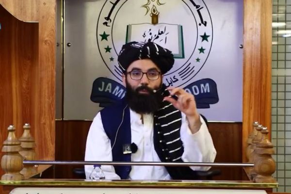 انس حقانی به شاگردان مدارس دینی: دنبال زراندوزی و شهرت نباشید