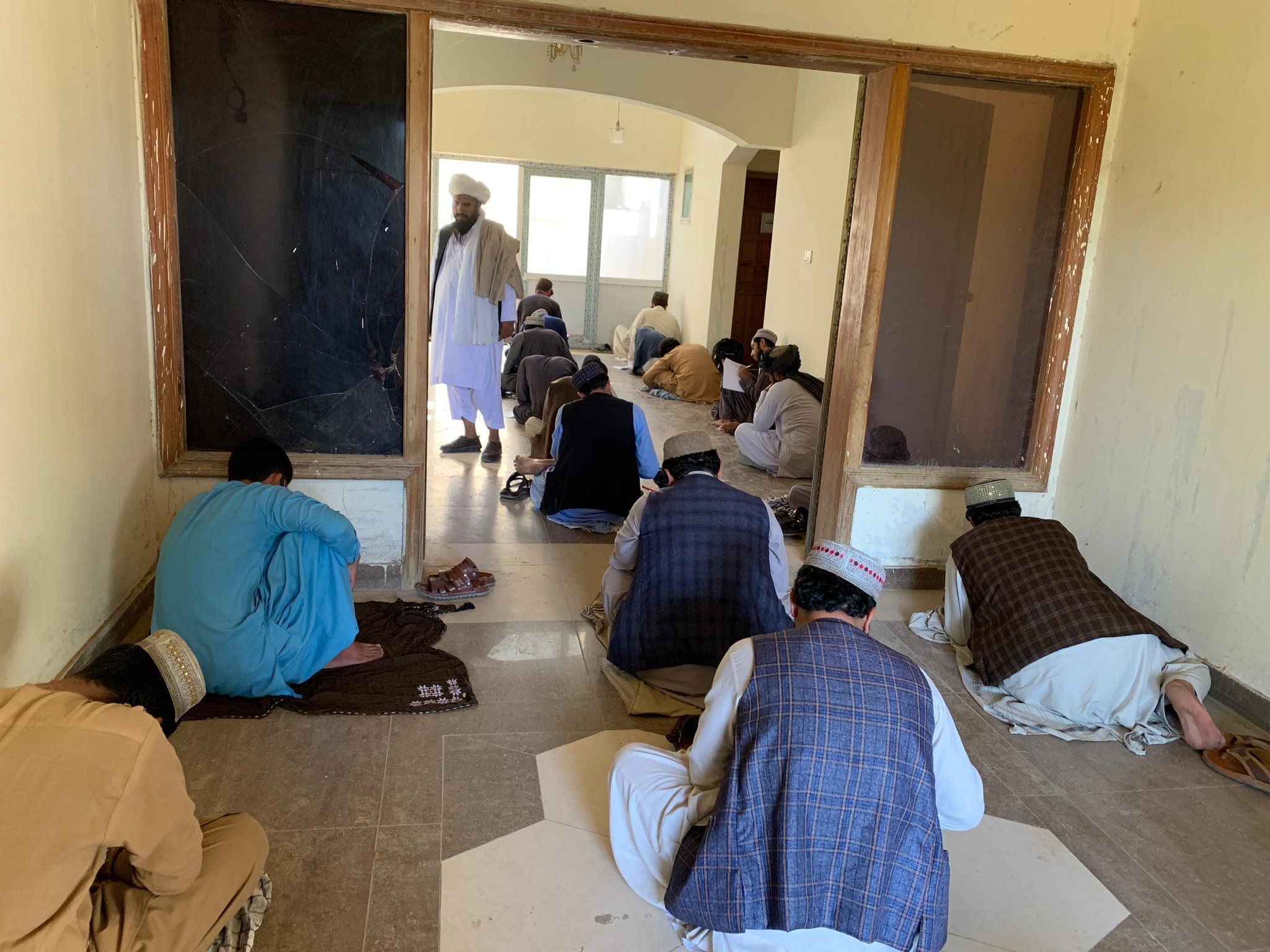 هلمند کې محتسبانو زده کوونکو ته ویلي چې ږیرې پریږدي او له خولۍ پرته ښوونځي ته ور نه شي