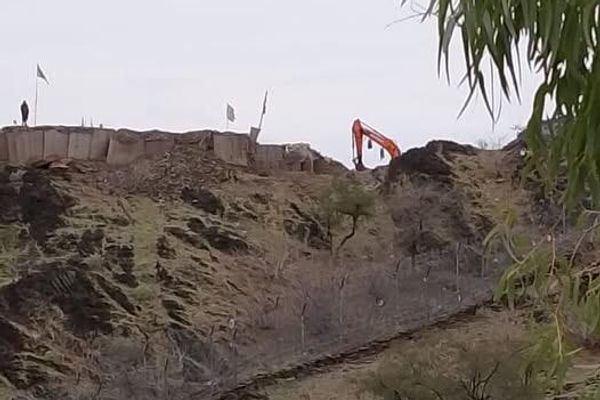 Taliban Resumes Border Post Construction Despite Ceasefire Agreement With Pakistan