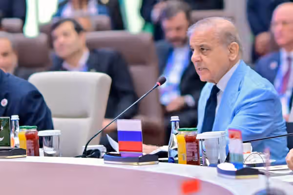 شهباز شریف: تا تروریستان از خاک افغانستان استفاده کنند صلح در منطقه ممکن نیست