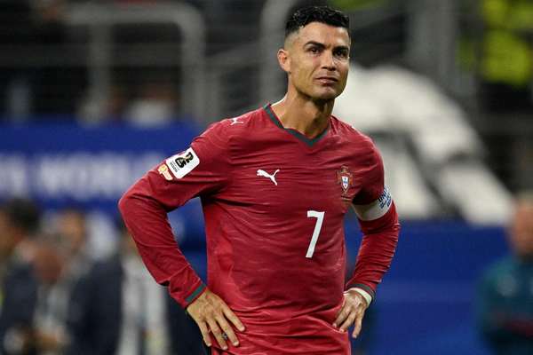 رونالدو در آستانه ۱۰۰۰ گول؛ ستاره پرتگال هنوز به بازنشستگی فکر نمیکند