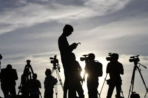 امسو: په مارچ میاشت کې پر رسنیو او خبریالانو فشارونه په بېساري ډول زیات شوي