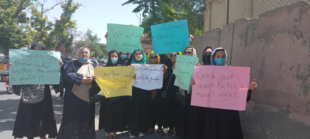 طالبان به زنان معترض در کابل اجازه راهپیمایی ندادند