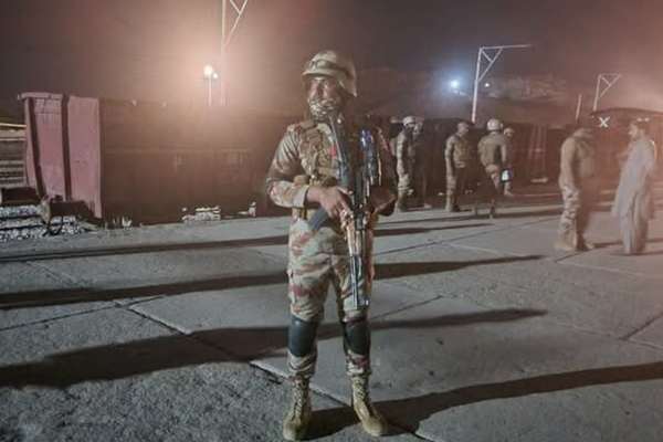 بلوچستان کې په بېلابېلو پېښو کې د ۴ امنيتي سرتېرو په ګډون لس کسان وژل شوي دي