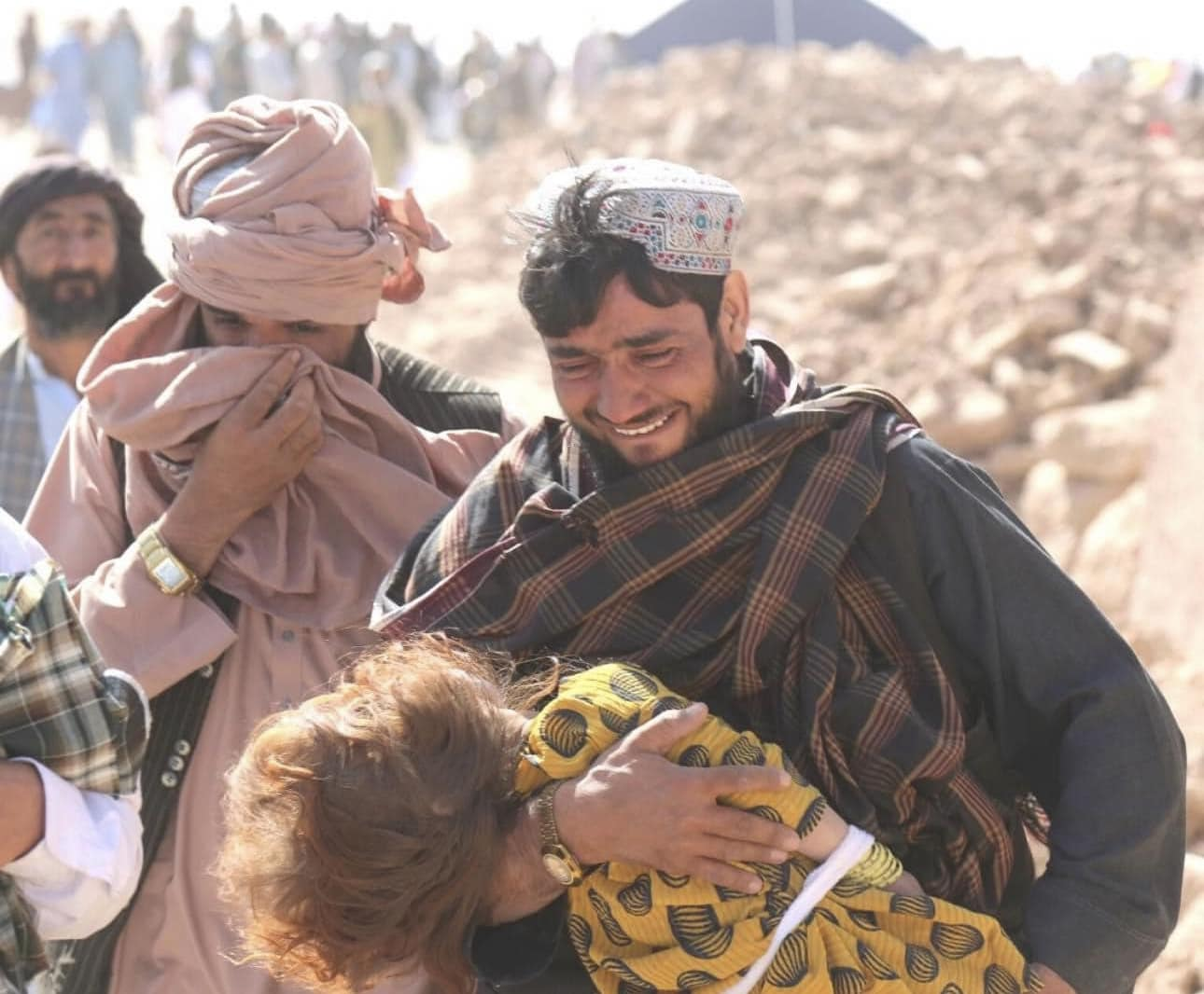 د اوچا تازه راپور: د هرات په زلزله کې ۱۰۲۳ تنه مړه، ۱۶۶۳ ټپیان او ۵۱۶ تنه ورک دي