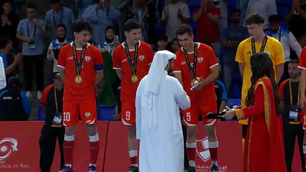 استقبال چهره‌های سیاسی از قهرمانی تیم فوتسال افغانستان در آسیا