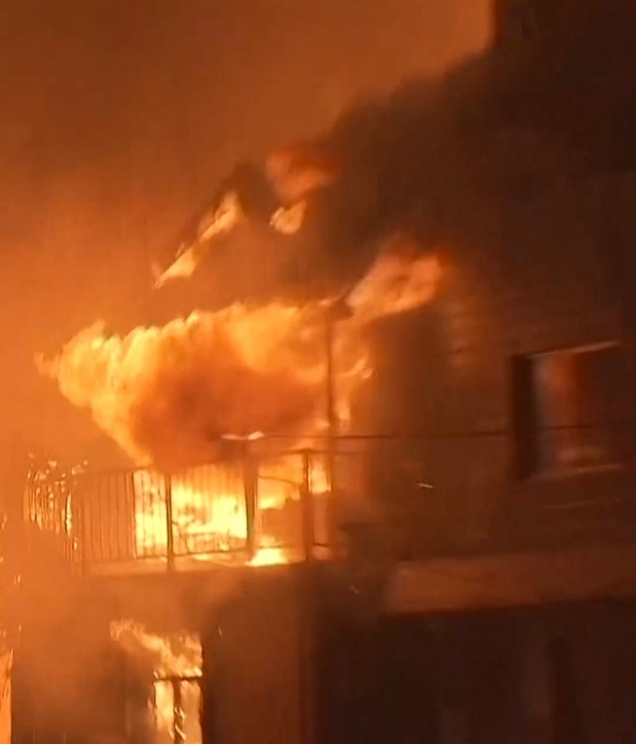 جاپان کې پراخه اورلګېدنه؛ ۱۷۰ ودانۍ ویجاړې شوې او یو کس مړ شوی دی