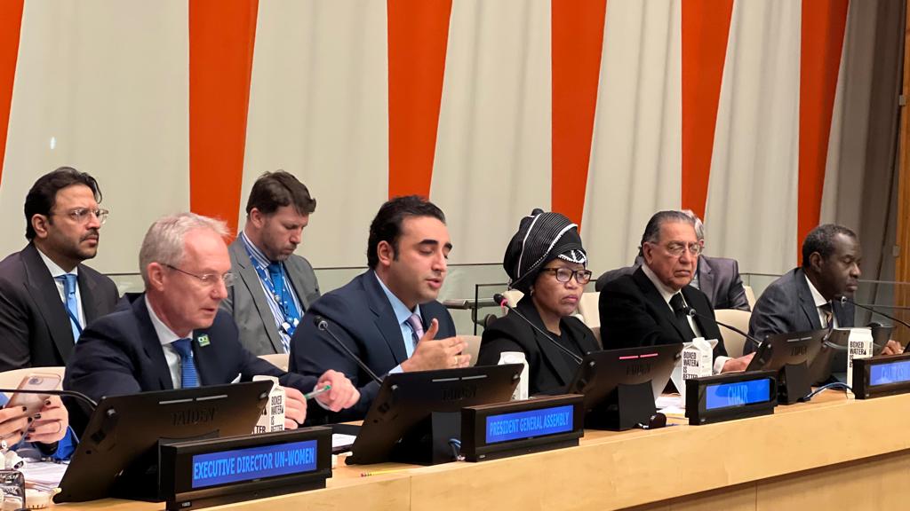 وزیر خارجه پاکستان از محدودیت‌های طالبان بر زنان و دختران در افغانستان ابراز ناامیدی کرد