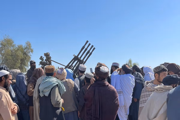 طالبانو د ملاهبت الله د امنیت لپاره په عیدګاه جومات کې درنې وسلې ځای پرځای کړې وې