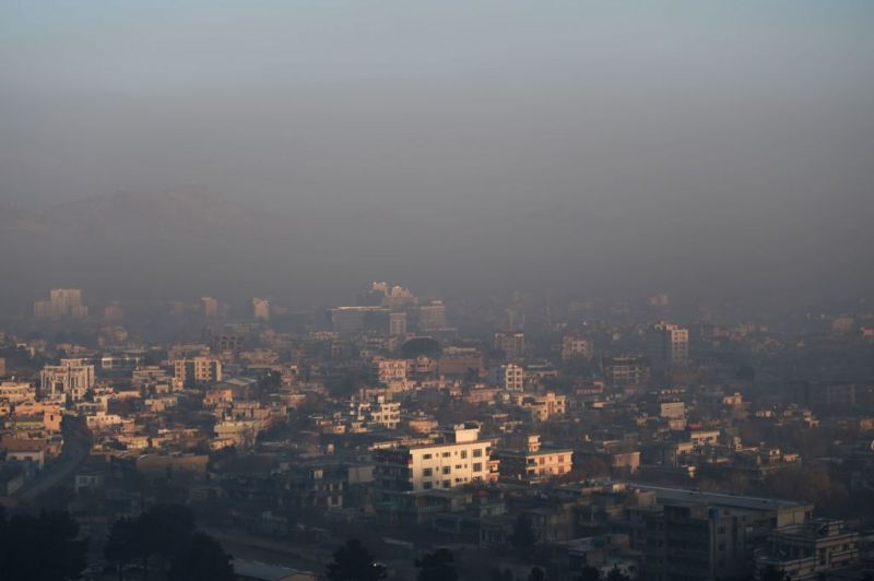  د سړې او ککړې هوا له امله ۶۷۰ زره افغانان په تنفسي ناروغیو اخته شوي