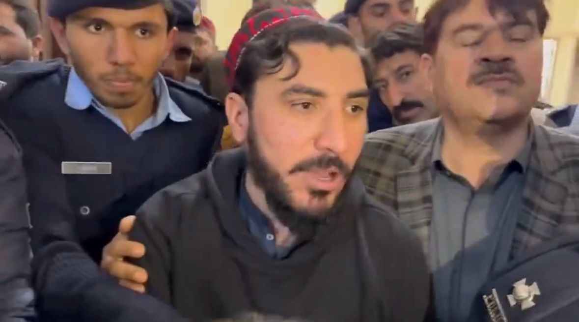 منظور پښتین: که پر اټوم بم مې هم کېنوي پر خپل دریځ ولاړ یم 