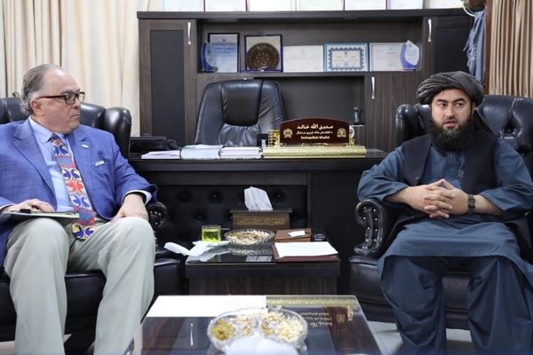 د افغانستان بانک او افغانستان ـ امریکا سوداګرۍ خونې مسوولان د بانکي ودې پر پراختیا غږېدلي