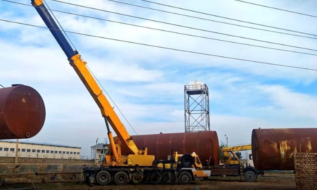 طالبان وایي د هرات په روزنک بندر کې یې د نفتو د زېرمه کولو نوي ټانکرونه نصب کړي دي