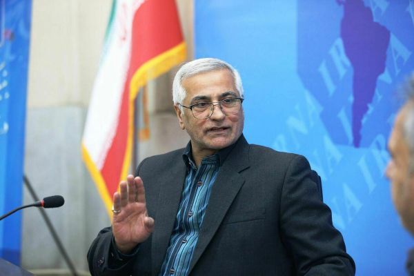 ایرانی چارواکی: له ایران نه اېستل شوي افغانان بېرته دغه هېواد ته په قاچاقي ډول نشي راتلای