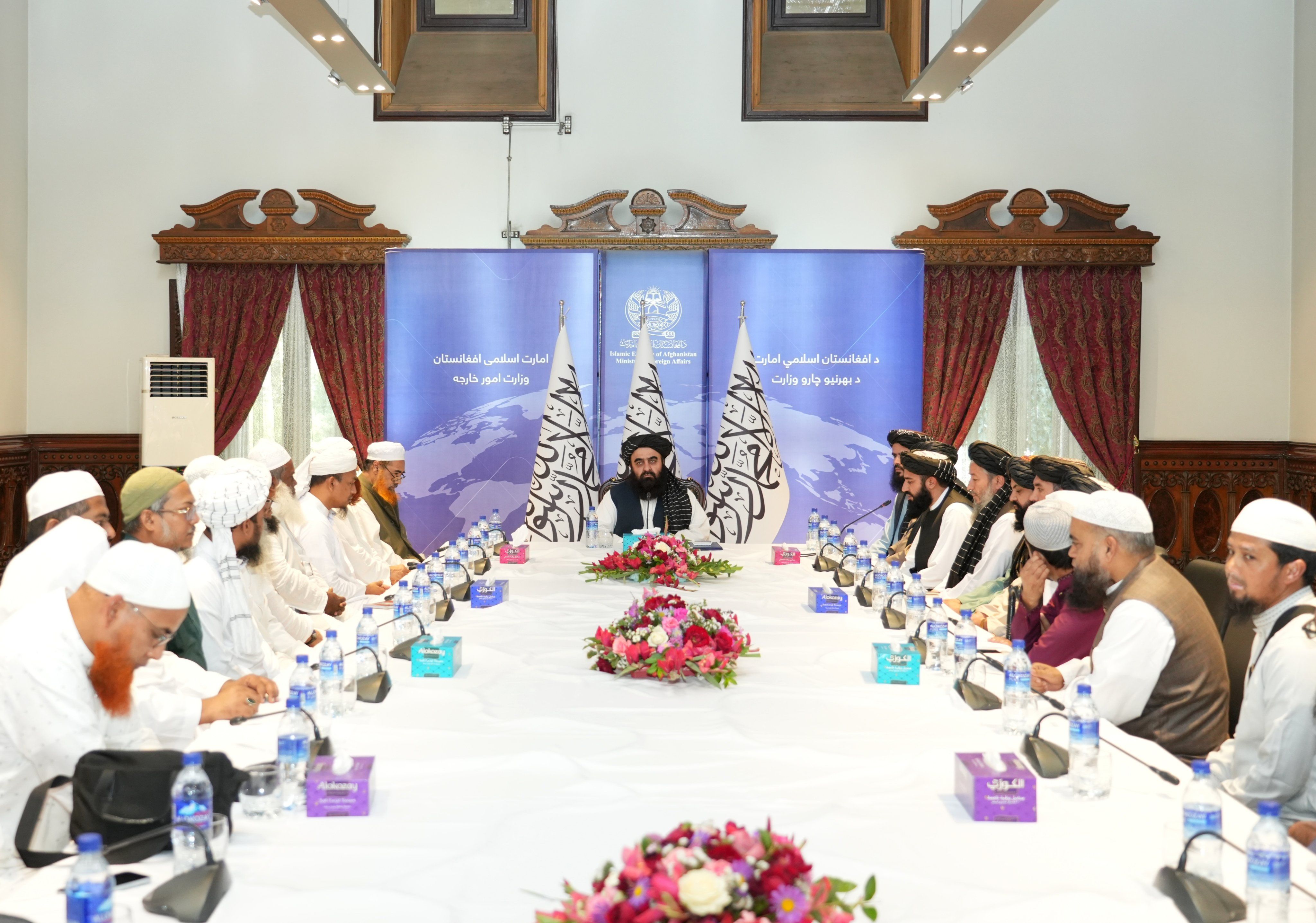 متقي له بنګله‌دېشي سوداګرو او صنعتکارانو غوښتي چې په افغانستان کې پانګونه وکړي