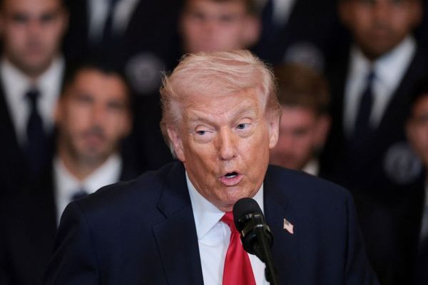 ټرمپ: د تېلو د بیو لنډمهاله لوړوالی د امریکا او نړۍ د امنیت او سولې لپاره کوچنۍ بیه ده