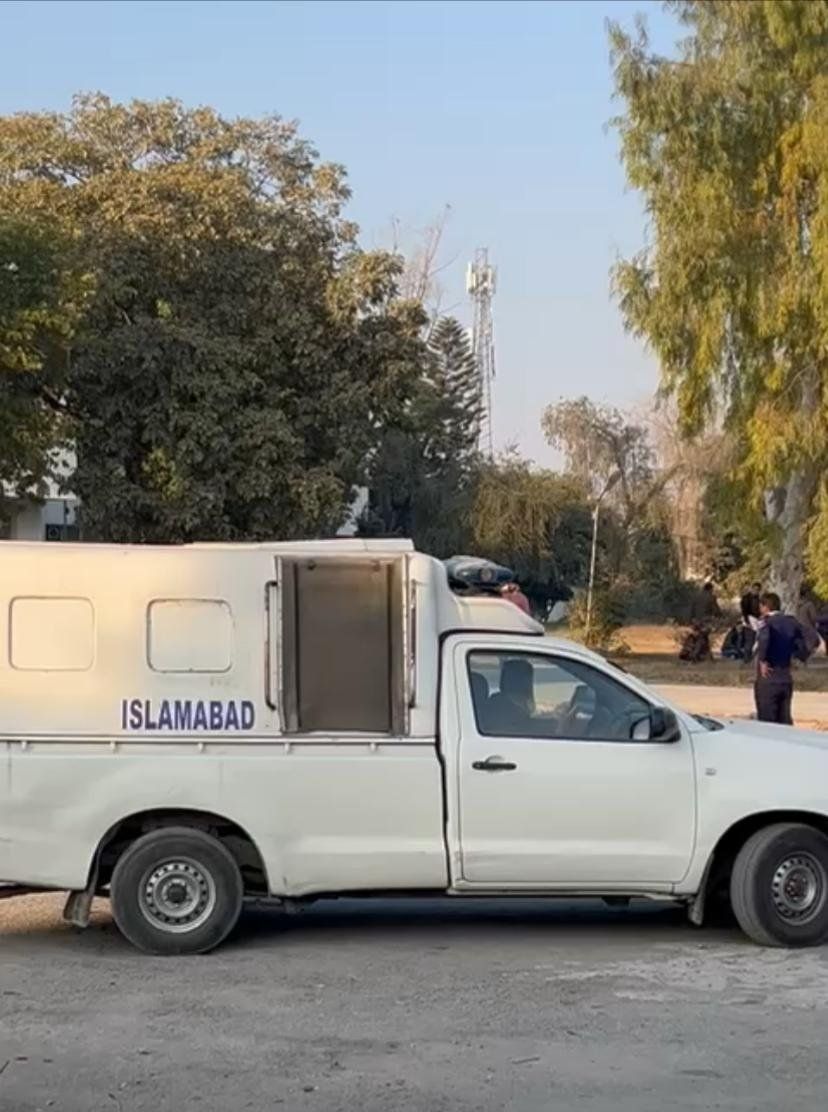 خبرگزاری فرانسه: مهاجران افغان در پاکستان از ترس بازداشت مانند زندانیان زندگی می‌کنند