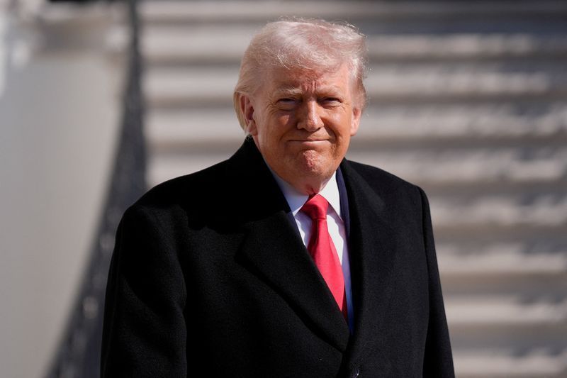 ډونالډ ټرمپ: که ایران راسره سمه معامله وکړي پرې برید نه‌کوو