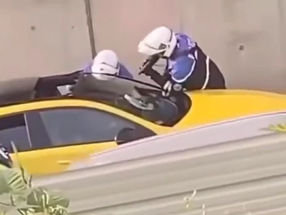 پولیس پاریس یک مرد جوان را که از توقف در ایست بازرسی خودداری کرد، کشت