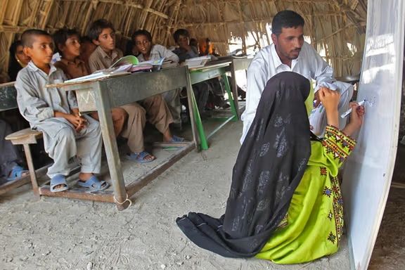 افزایش سخت‌گیری‌ها برای ثبت‌نام کودکان ایرانی بی‌شناسنامه در مکاتب سیستان‌ و بلوچستان