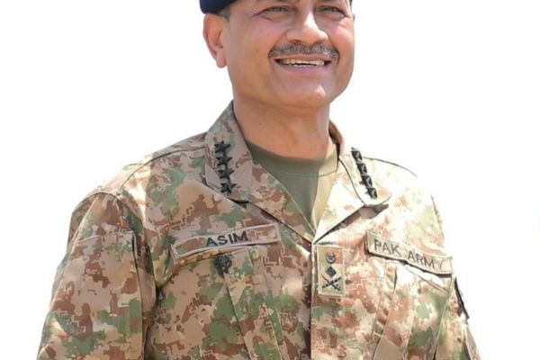 طالبانو ته د عاصم منیر خبرداری: پاکستان ته د وسلهوالو لېږد بند کړئ