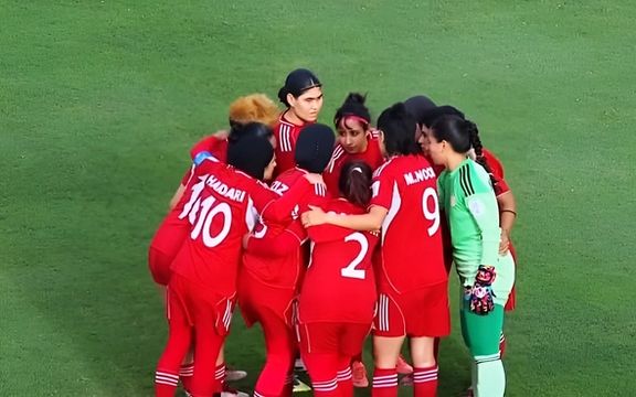 شکست تیم فوتبال زنان متحد افغان مقابل تونس در حضور رئیس فیفا