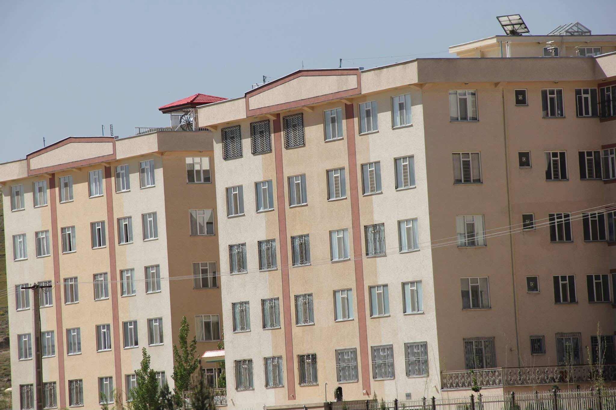 باشندگان شهرک امید سبز: طالبان تهدید کردند که اگر تظاهرات کنید شلیک مستقیم می‌کنیم